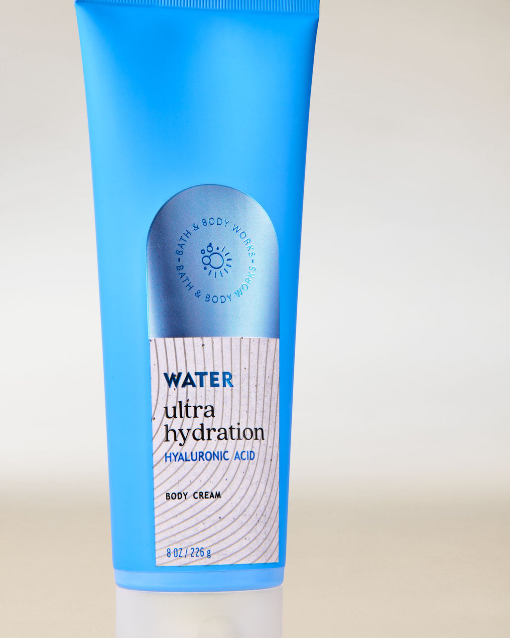 Bath & Body Works Water Ultra Hydration With Hyaluronic Acid Body Cream 8 oz / 226 g — image 2