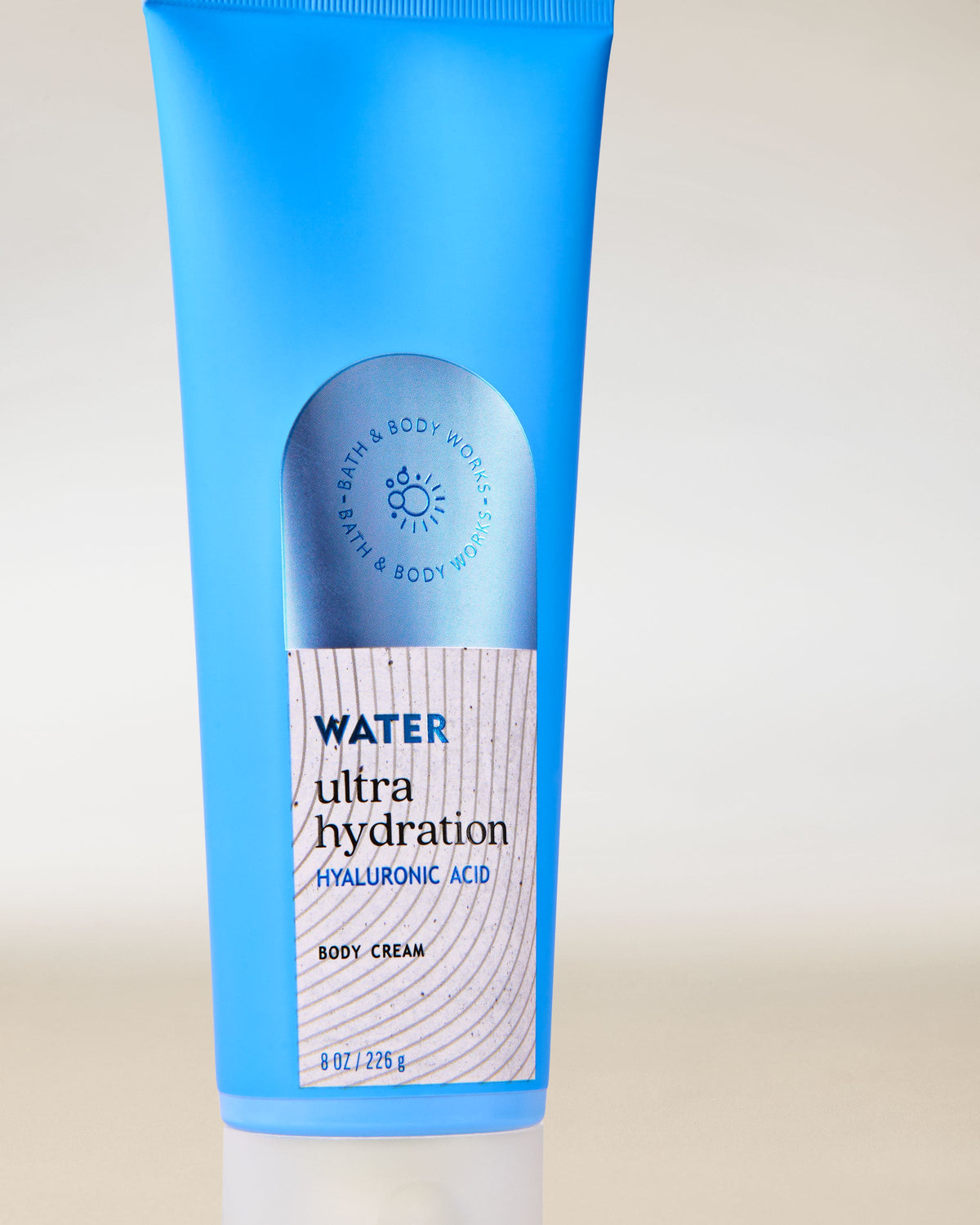 Bath & Body Works Water Ultra Hydration With Hyaluronic Acid Body Cream 8 oz / 226 g — image 2